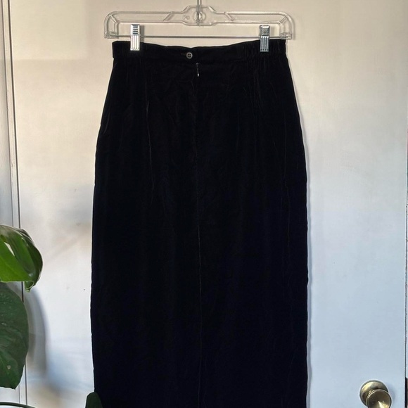 Talbots black velvet midi skirt - Picture 3 of 5